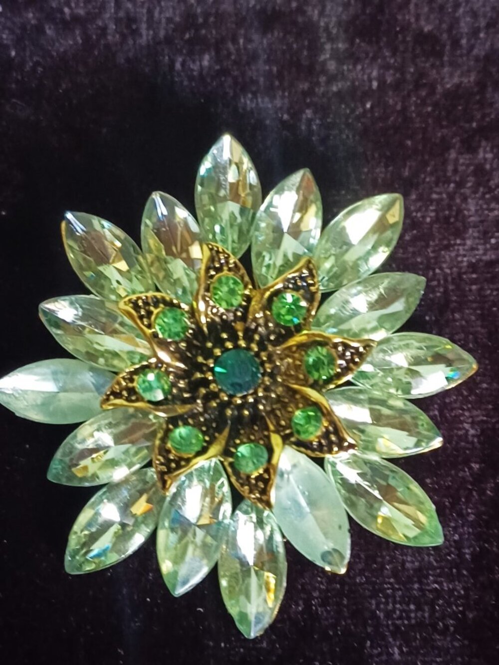 Lovely Green Rhinestone Brooch